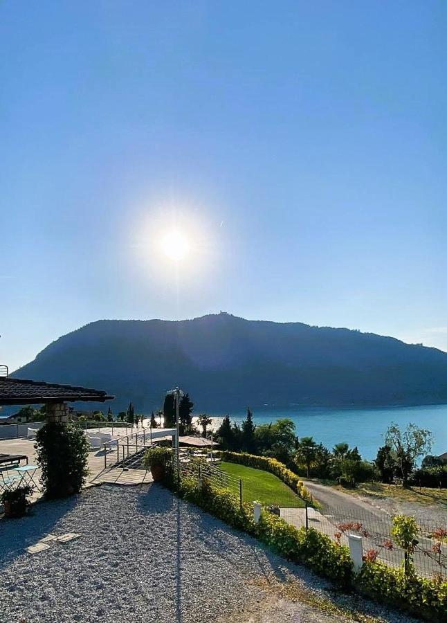 Vela Di Soleville Camere Con E Senza Vista Lago Con Ristorante & Pizzeria ซาเลมาราซิโน ภายนอก รูปภาพ